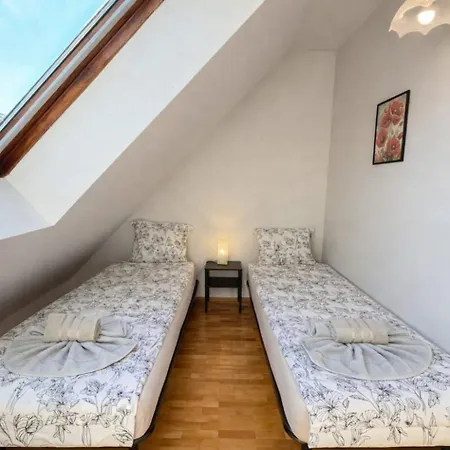 Martinique 2bdr And 2ba Maisonette Near Business Park *