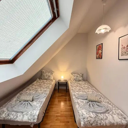 Martinique 2bdr And 2ba Maisonette Near Business Park 公寓