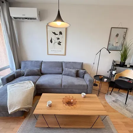 Апартамент Martinique 2bdr And 2ba Maisonette Near Business Park *
