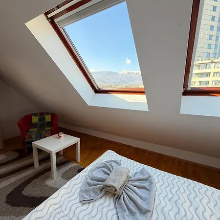 Апартамент Martinique 2bdr And 2ba Maisonette Near Business Park *